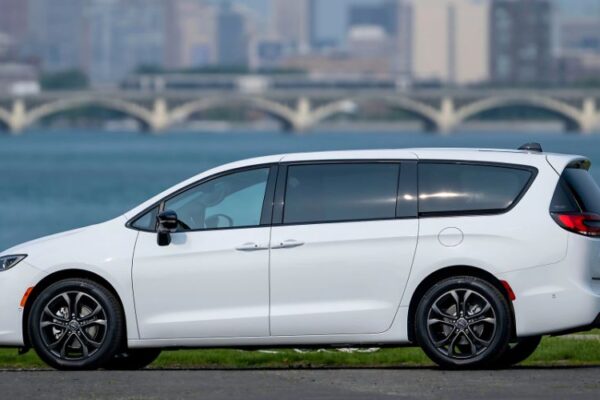 2026 Chrysler Pacifica 100th Anniversary Edition