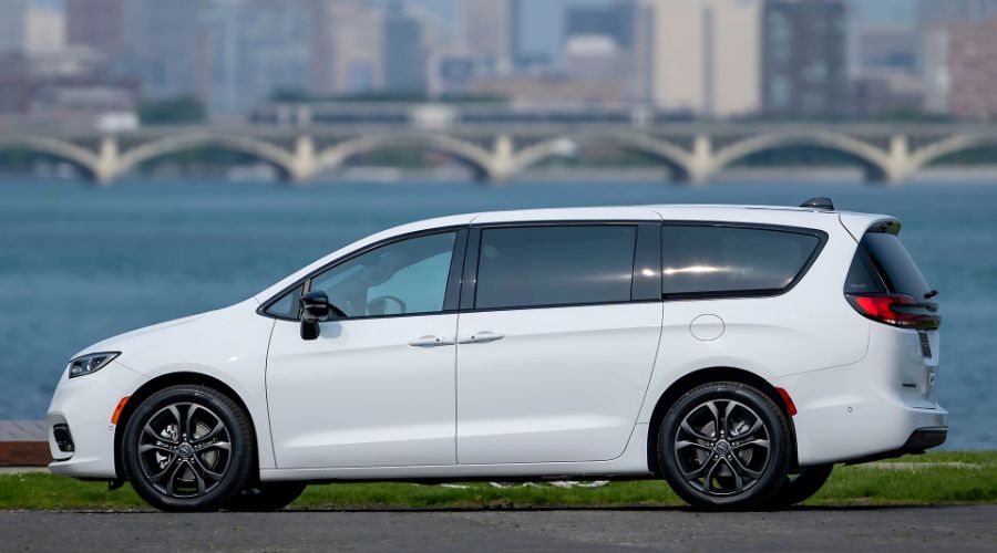 2026 Chrysler Pacifica 100th Anniversary Edition
