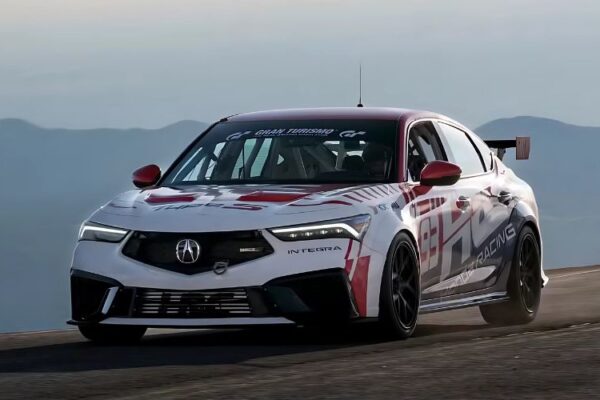 Acura Targets Front-Wheel-Drive Record at Pikes Peak with Integra Acura Targets Front-Wheel-Drive Record at Pikes Peak with High-Performance Integra