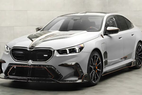 BMW M5 Gets Mansory Carbon Fiber Upgrade